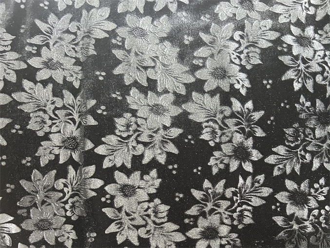 不倒绒压花